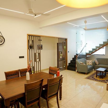 Teak And Lake Homestay Thekkady Bagian luar foto