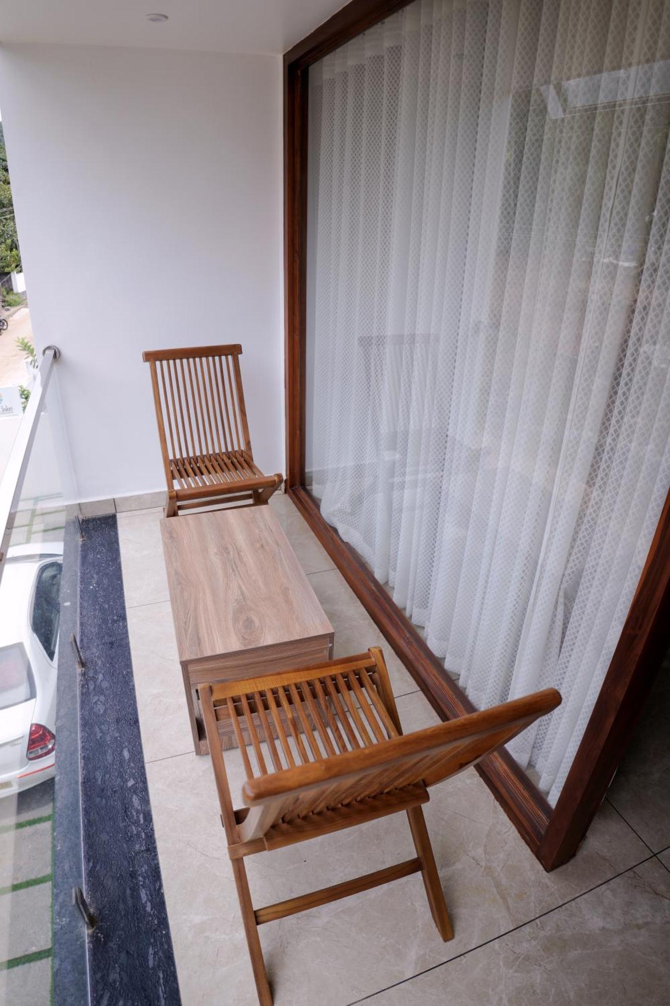 Teak And Lake Homestay Thekkady Bagian luar foto